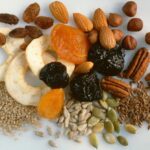 Frutta secca o frutta fresca, qual è la migliore? scopriamo le differenze