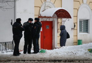 Ong denuncia: arrestati 50 manifestanti pro-Navalny