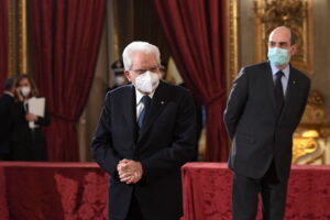 Mattarella alla stampa,buon lavoro in situazione particolare