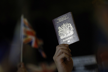 Cina non riconoscerà  più passaporti Bno per Hong Kong