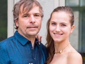 Due milionari fanno vaccino Covid al posto degli abitanti