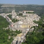 Nell’anno del Covid il valore medio degli immobili è sceso del -2,4% nella provincia iblea: costi e percentuali, comune per comune
