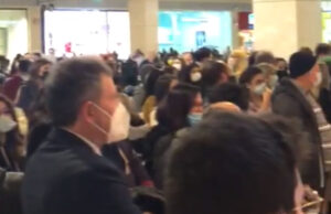 Arancione alla catanese, il centro commerciale è strapieno VIDEO