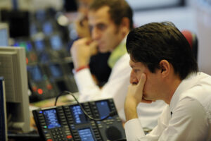 Borsa: Milano +3% con arrivo Draghi al Quirinale