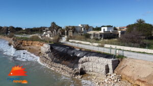 Spiaggia di Caucana, cronaca di un crollo annunciato