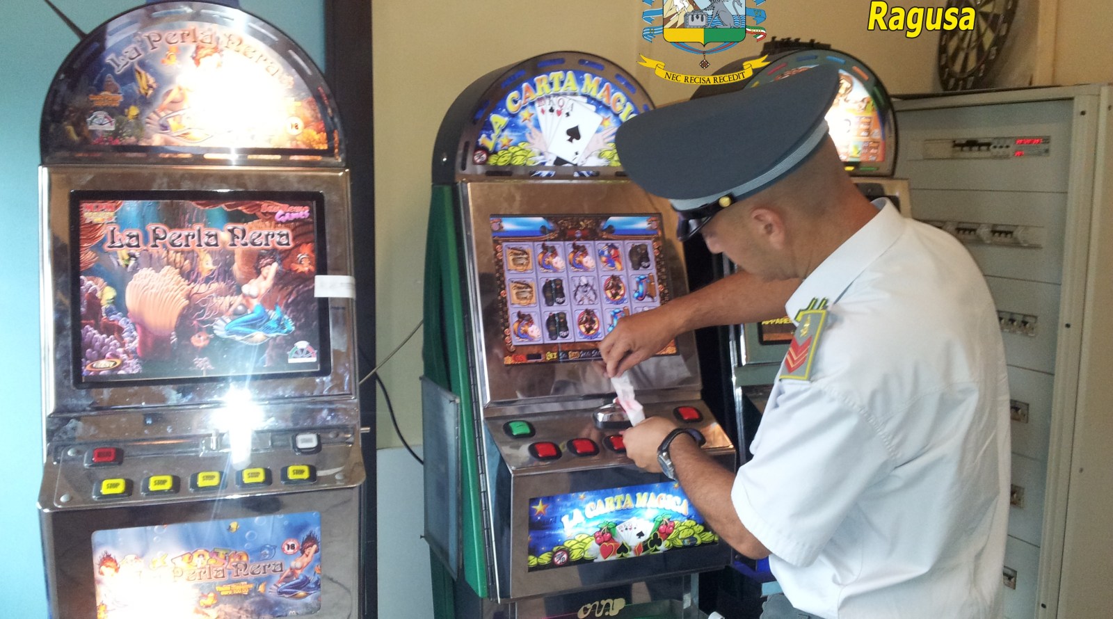 Videopoker illegali sequestrati a Comiso