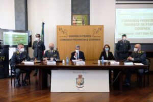 SanitÃ : falsi bilanci Asp per ridurre deficit, 15 indagati
