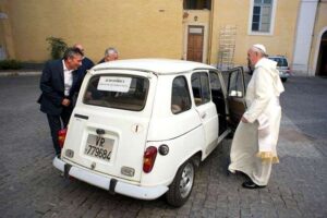 La Renault 4 compie 60 anni
