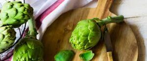 Come riutilizzare le foglie dei carciofi: il toccasana che non ti aspetti