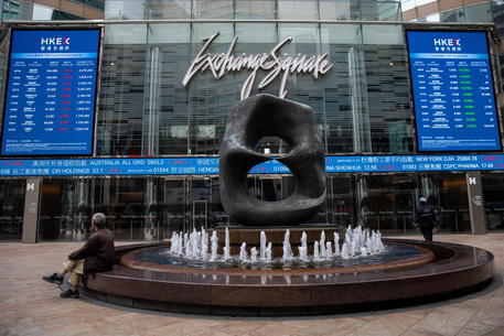 Borsa: Hong Kong positiva, apre a +1,16%