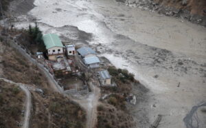 India: 26 morti e 171 dispersi nel crollo del ghiacciaio