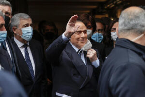 Governo: Berlusconi, sostegno a Draghi, scelga in autonomia