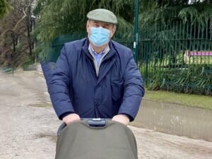 Gerry Scotti diventa nonno e in Tv raccomanda: in vacanza a Ragusa!