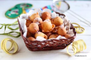 Frittelle di Carnevale ripiene