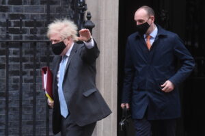 Vaccini: Gb a quota 15 milioni, Johnson raggiunge l'obiettivo