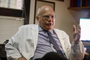 Varianti Covid, Galli: "Ho il reparto invaso, presto problemi seri"