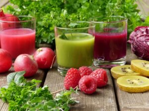 Trigliceridi: come abbassarli con la dieta del succo
