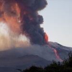 L’Etna non si ferma più: il momento della nuova eruzione VIDEO