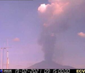 Etna: nuova attivitÃ  parossistica da Cratere Sud-Est
