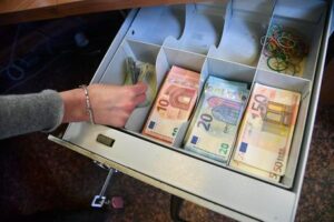 Banche: Uilca, nel 2020 utile delle grandi in calo a 10 mld