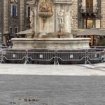 Covid: Catania, no stazionamento su gradoni Fontana Elefante