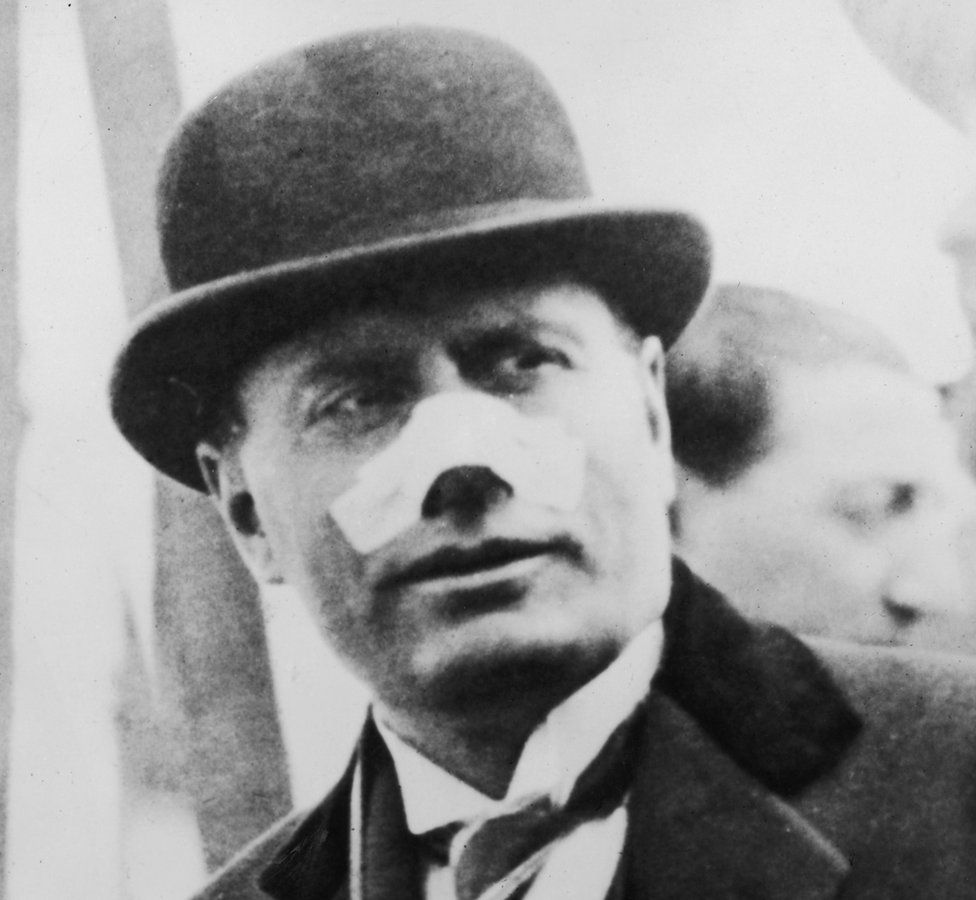 Dublino dedica una targa alla donna che sparò a Mussolini FOTO