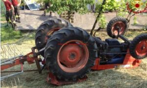 Finisce sotto trattore, muore agricoltore