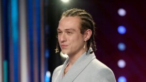 Sanremo 2021, Irama resta in gara: ok al video delle prove