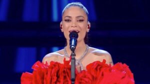 Elodie a Sanremo 2021: i suoi vestiti, FOTO