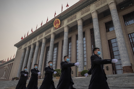 Cina, le esportazioni salgono del 60,6%