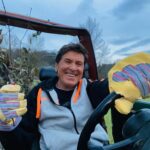 Incidente in campagna a Gianni Morandi: ricoverato a Cesena per ustioni