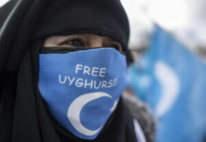 Cina a Ue, risponderemo a sanzioni decise sullo Xinjiang