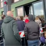 Vaccini, hub di Catania assalito: 4 ore di attesa, gente torna a casa VIDEO