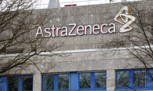 AstraZeneca, nuovi studi dell’azienda: sicuro ed efficace al 79%