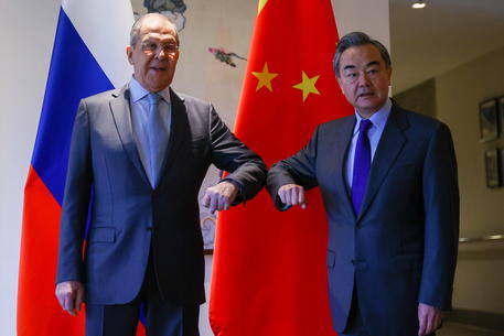 Cina: Wang, finito tempo delle interferenze dell’Occidente