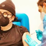Renato Zero ha ricevuto il vaccino antiCovid: lo scatto su fcebook