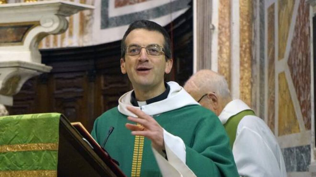 Don Giulio sfida il Papa: se non posso benedire coppie gay neppure le palme