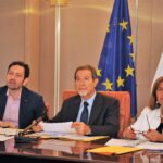 Il governatore Musumeci, al momento estraneo ai fatti, tra l’assessore Razza e il suo braccio destro Di Liberti