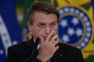 Brasile: Bolsonaro annuncia rimpasto, via 6 ministri