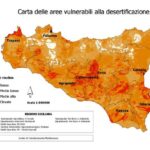 La Sicilia si restringe: il mare avanza da fuori, dentro procede il deserto