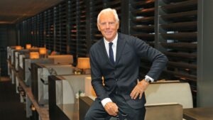 Giorgio Armani: 5 capi che ogni donna dovrebbe avere nell'armadio