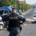 Non si ferma all’alt della Polizia e aggredisce un poliziotto