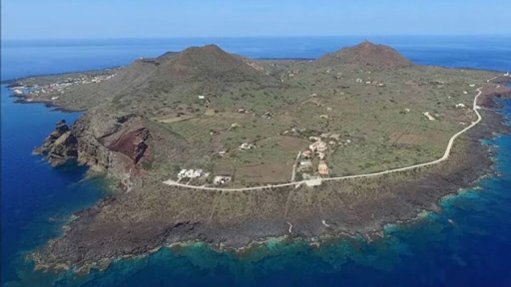 Isole Covid-free: un mese per salvare un'altra estate, ma Musumeci va oltre