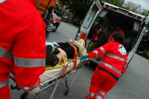 Scontro frontale a Ispica, grave un uomo