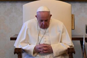 Papa: bambini oggi in condizioni disumane, vergogniamoci