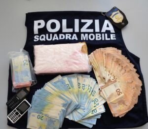 Scorre la cocaina lungo la strada che da Scoglitti va a Gela