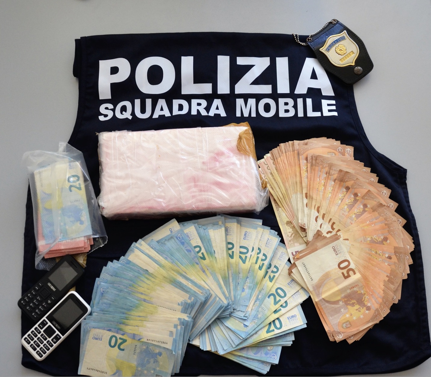 Scorre la cocaina lungo la strada che da Scoglitti va a Gela