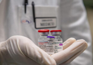 Caso vaccini: muore a 63 anni, 4 giorni dopo AstraZeneca
