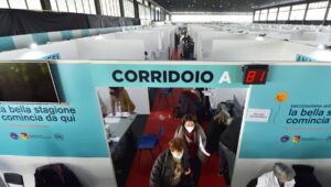 Sicilia, da oggi vaccini Covid liberi ogni giorno per over 60 e fragili