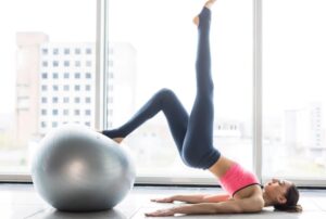 Pilates: i benefici della ginnastica che allena il corpo e rilassa la mente